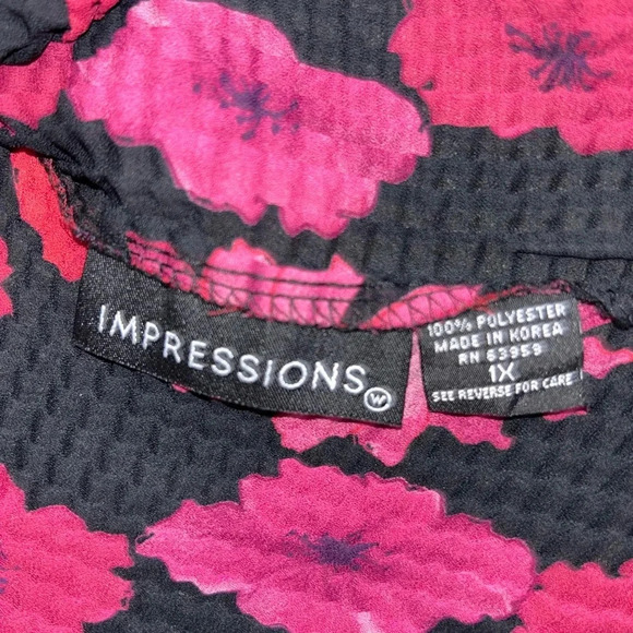 😍Size 1X Flowered design Shirt 😍 - Picture 6 of 6